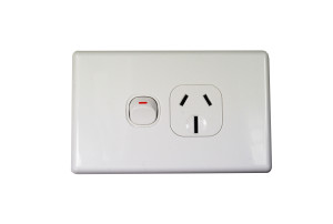 A1002_Single-Horizontal-Power-Outlet